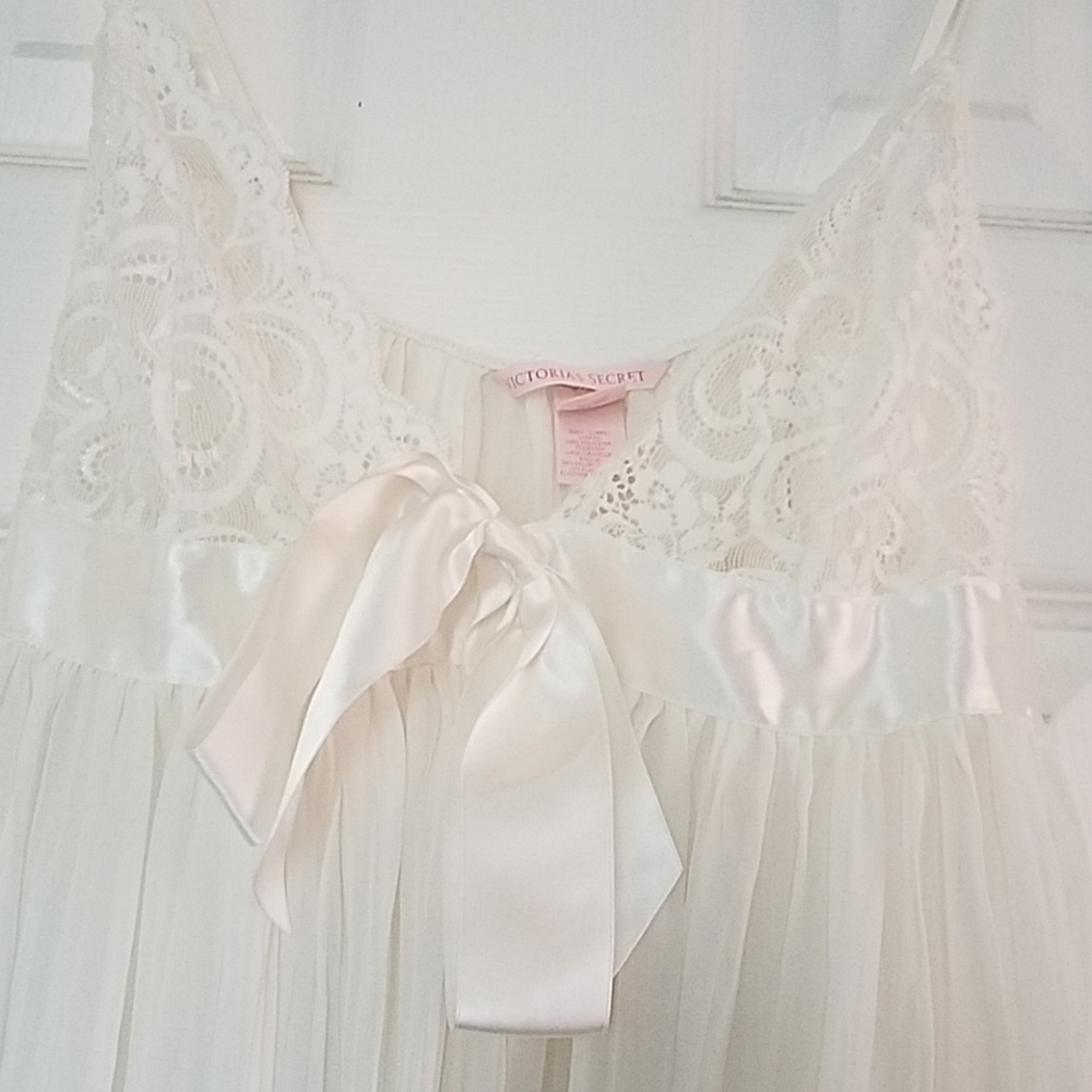 Victoria Secret white baby doll teddy
